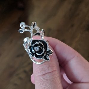 Pretty costume jewelry ring